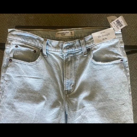 Abercrombie & Fitch Mid Rise The Straight Jeans - Picture 10 of 11